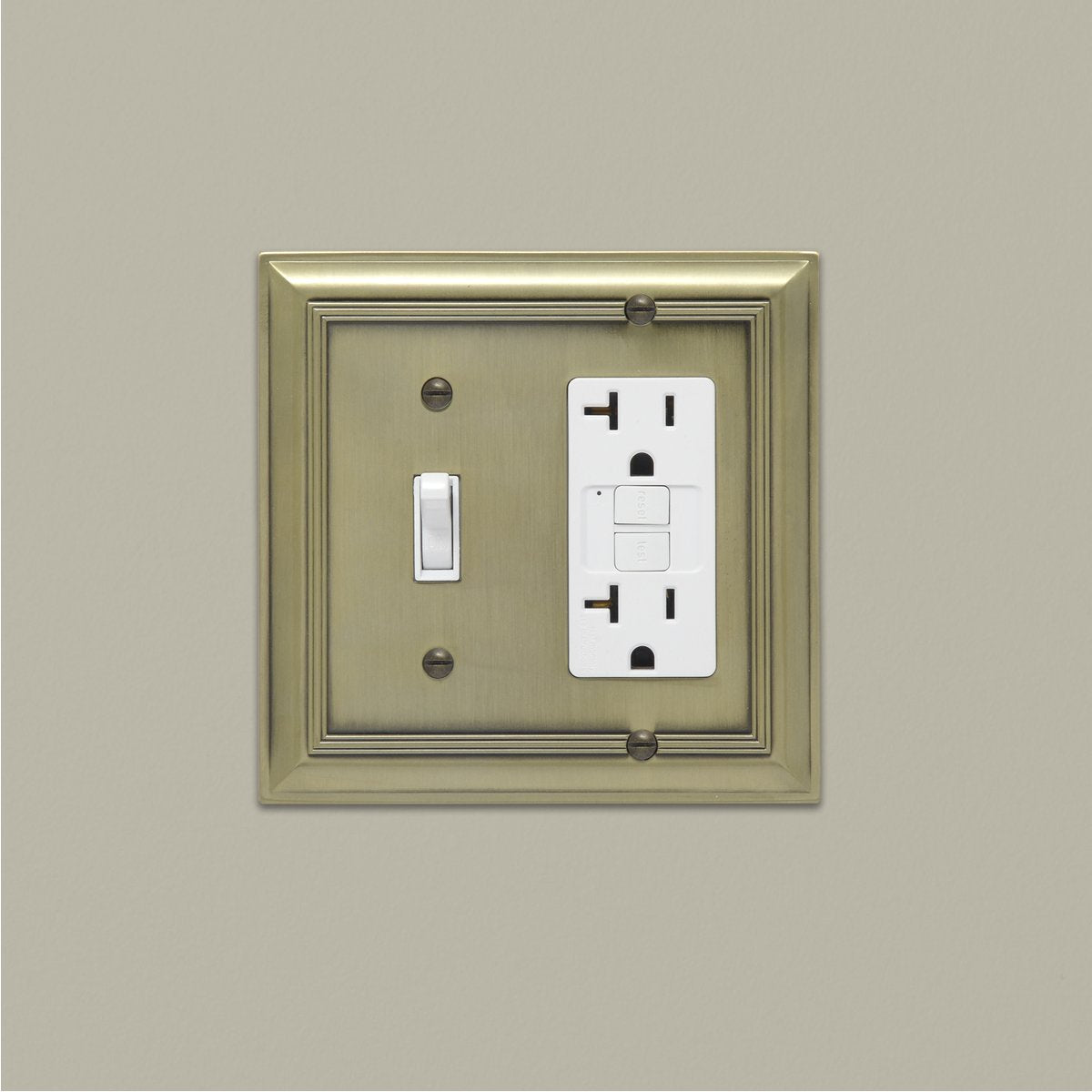 AmazonBasics Toggle and Gang Wall Plate Antique Brass 2Pack